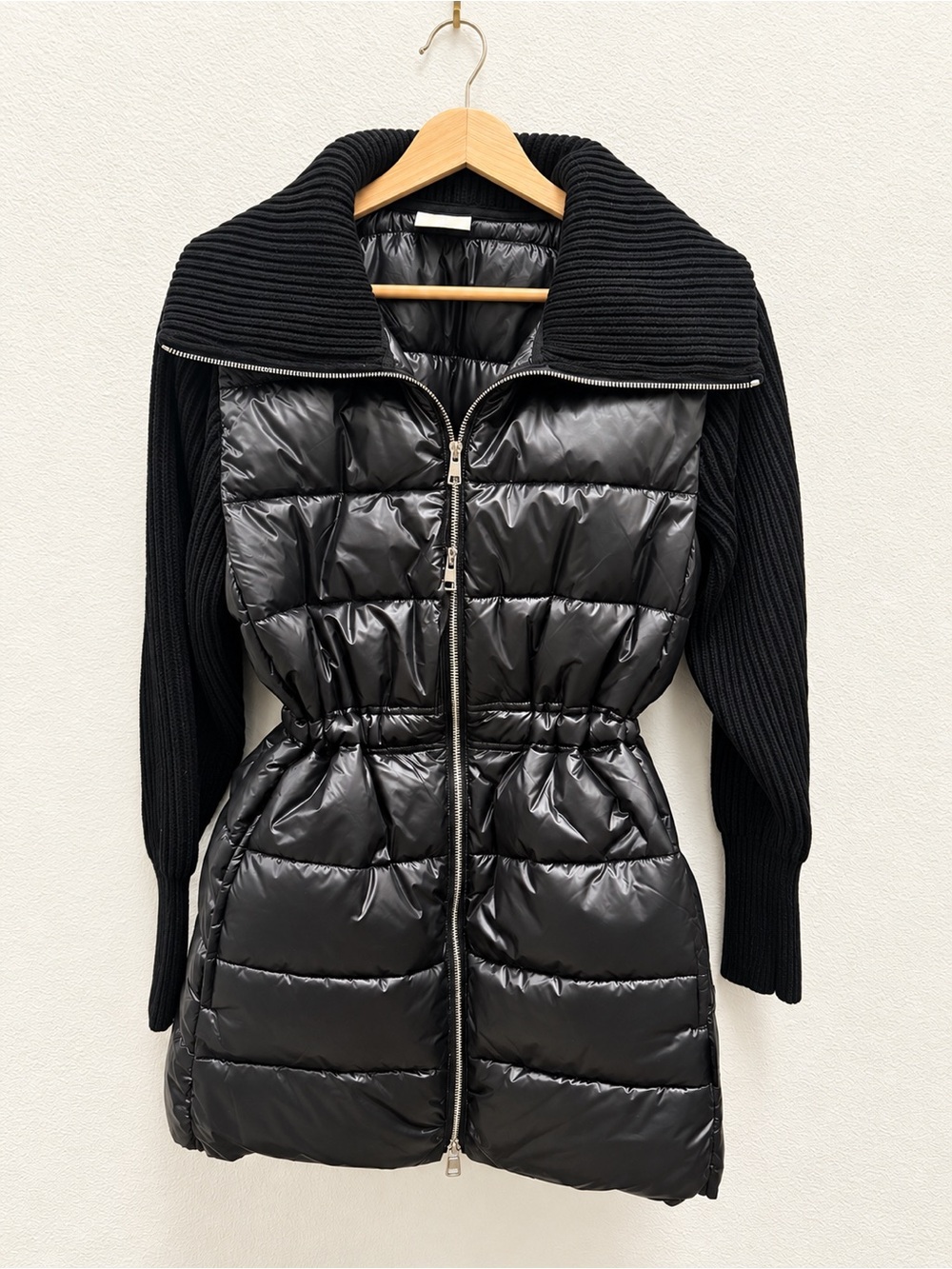 Varley Arlan zip through Black Quilted Puffer Coat with Knit Sleeves